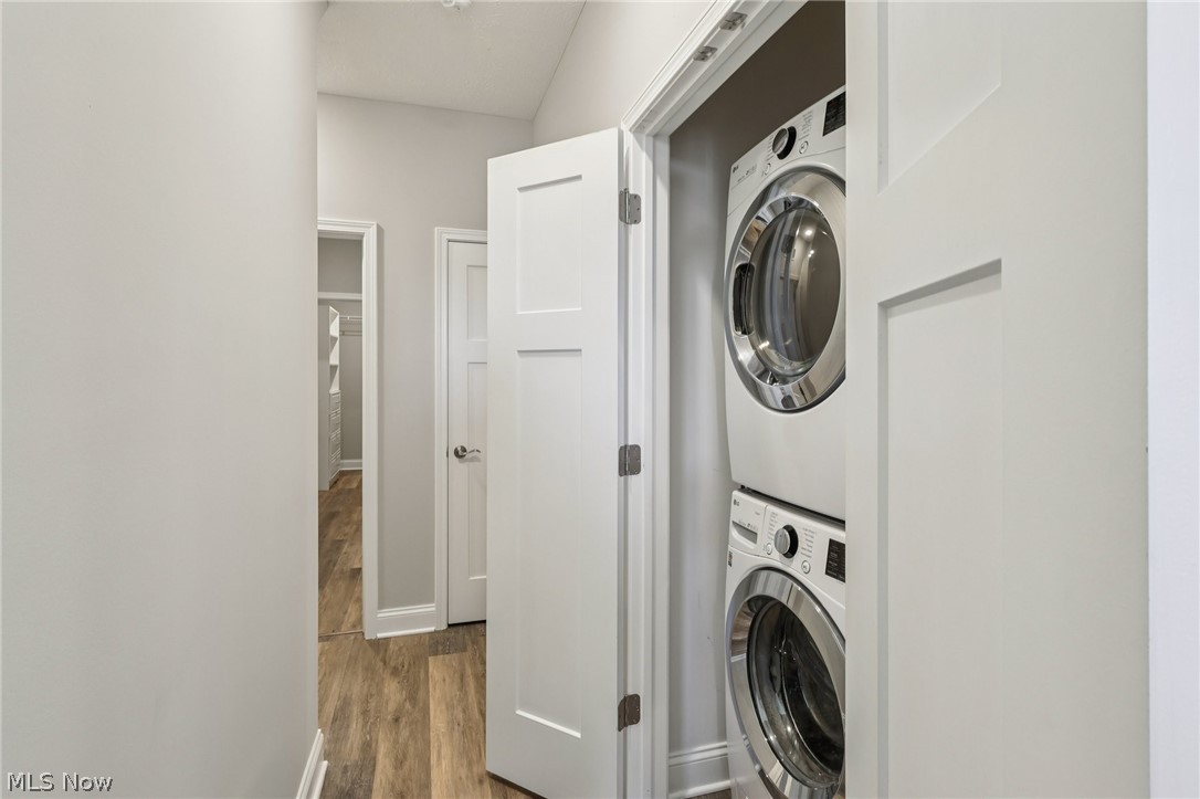 Sub Plat/The Ave District B - Residential Lease