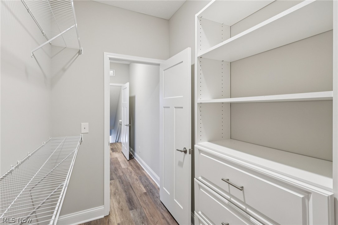 Sub Plat/The Ave District B - Residential Lease