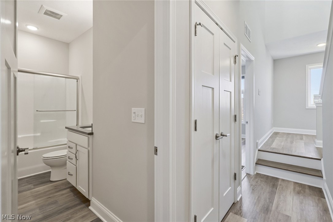 Sub Plat/The Ave District B - Residential Lease