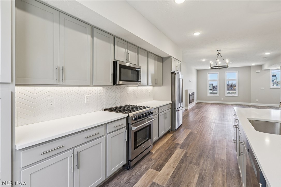 Sub Plat/The Ave District B - Residential Lease