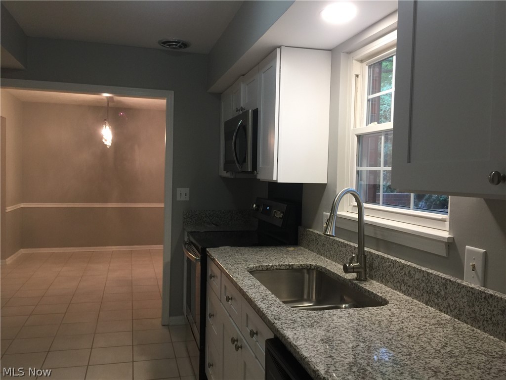 English Oaks Condo - Residential