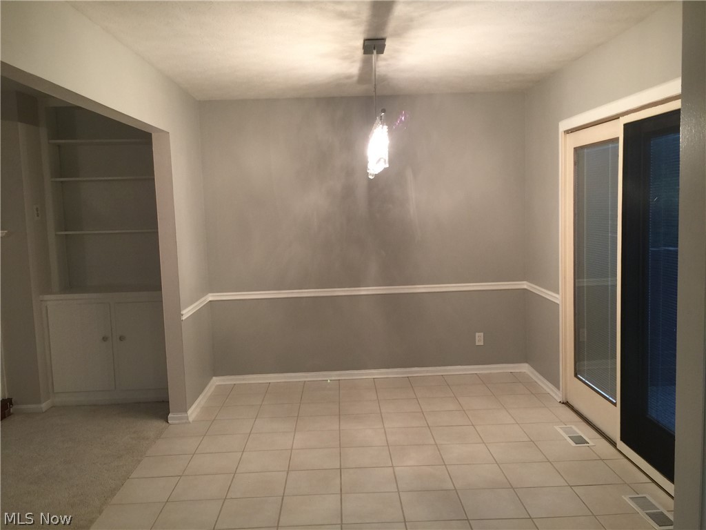 English Oaks Condo - Residential