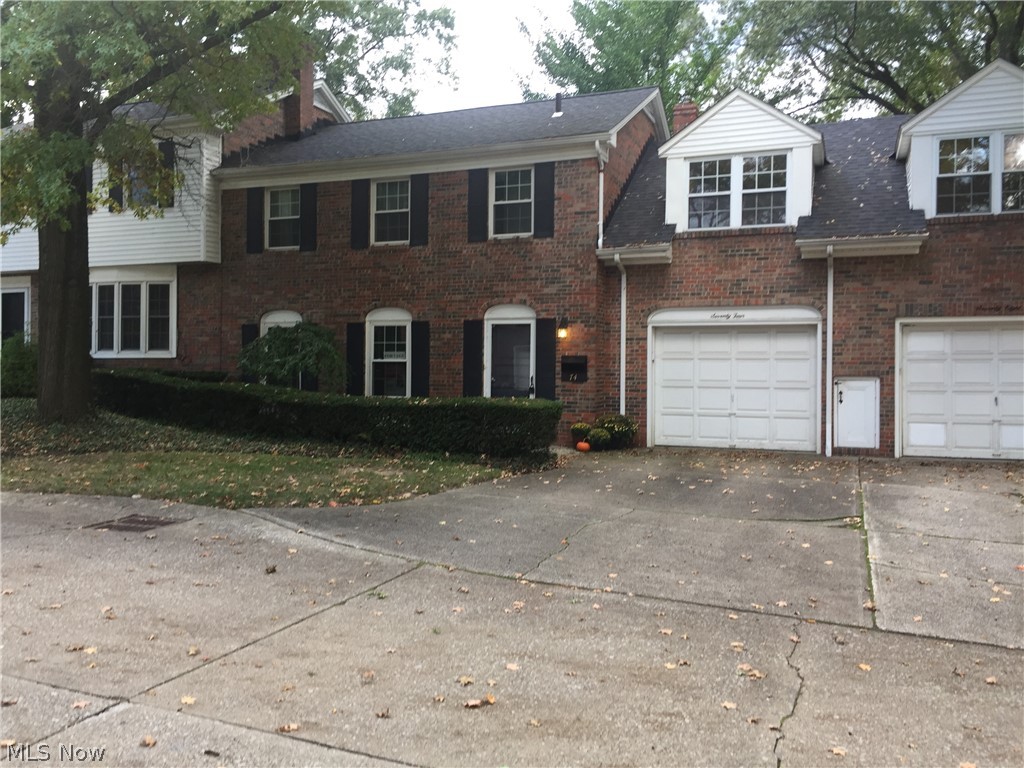 English Oaks Condo - Residential