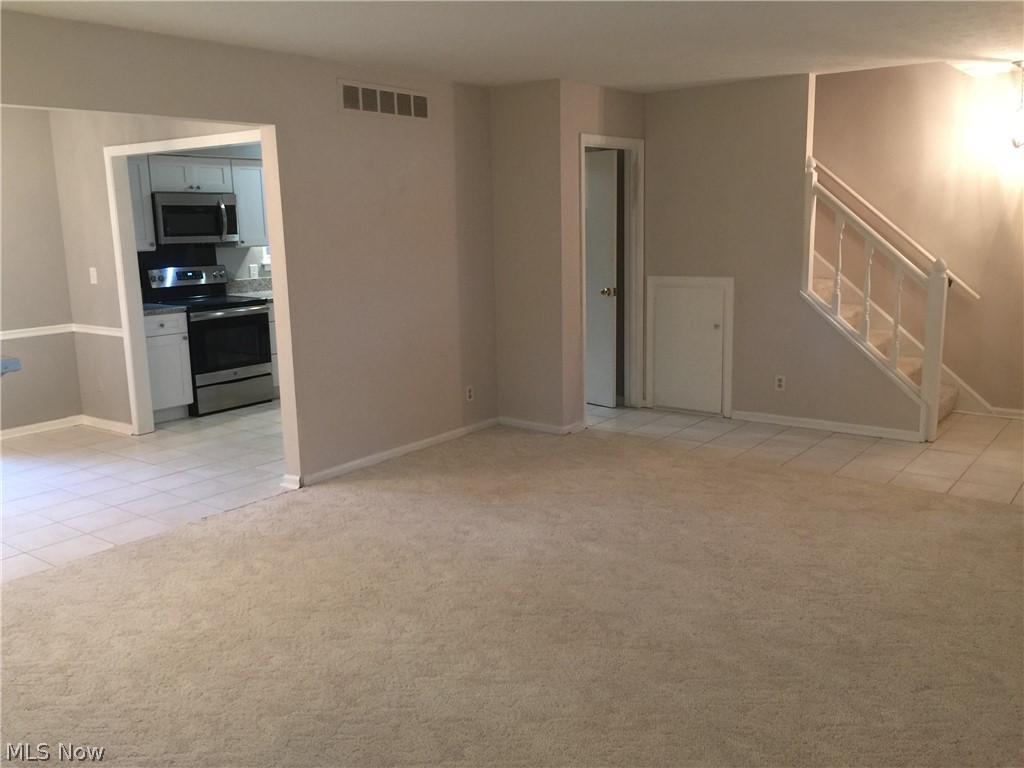 English Oaks Condo - Residential