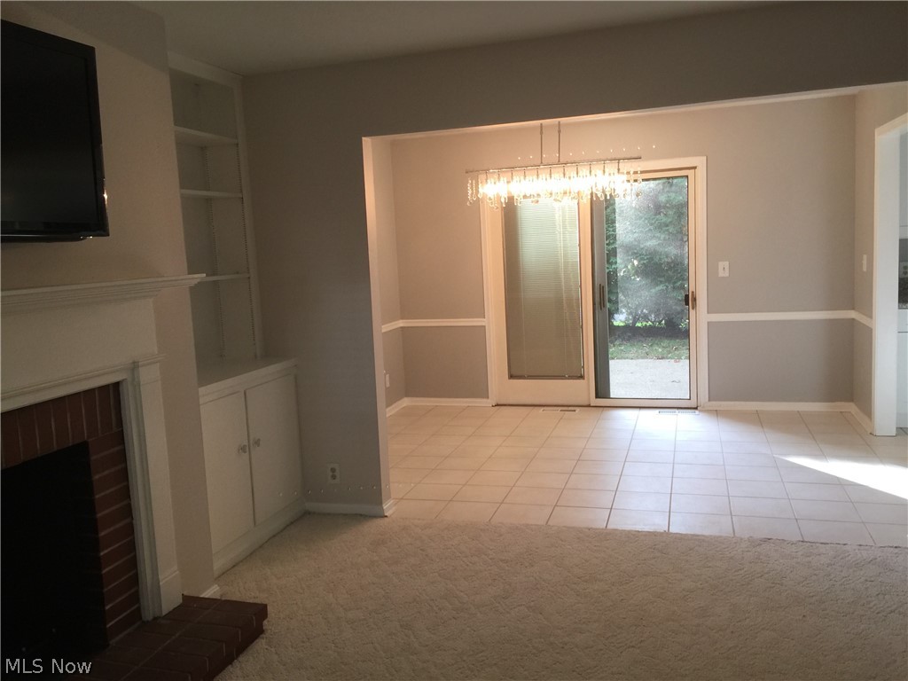 English Oaks Condo - Residential