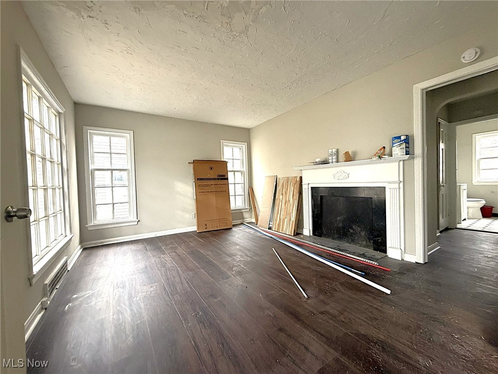 Lee-Harvard Square - Residential Income