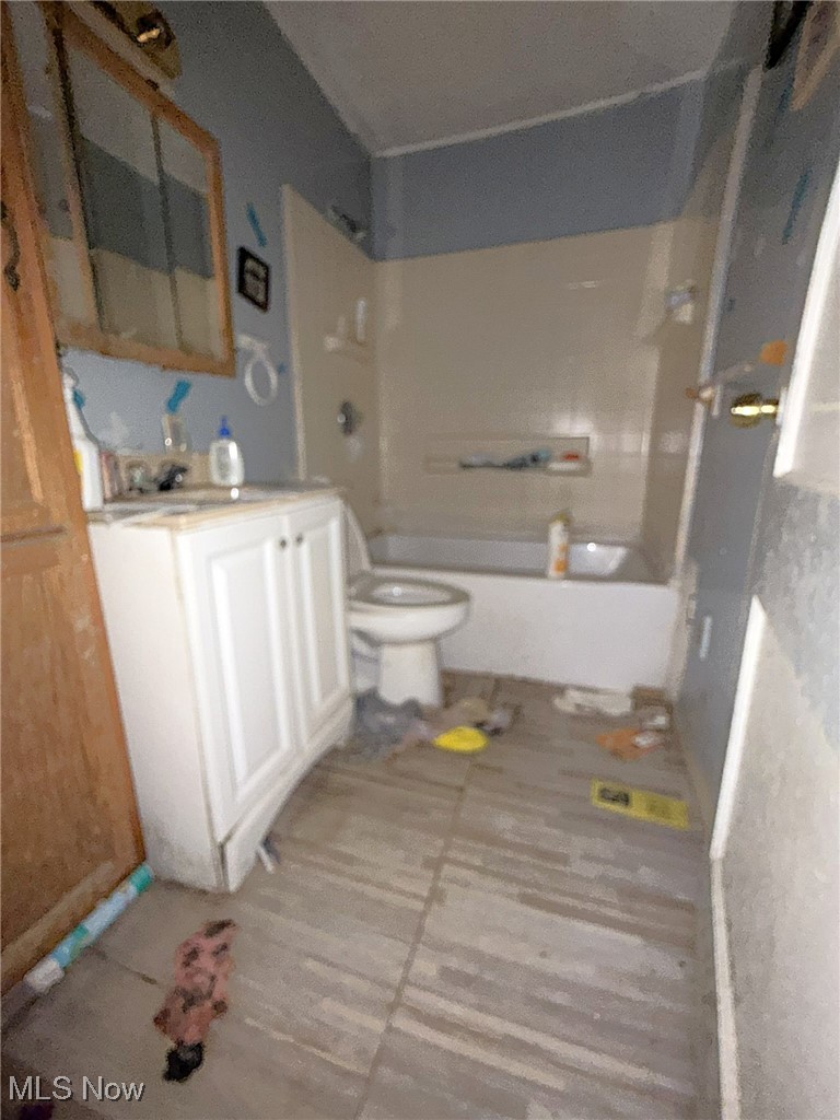 Lee-Harvard Square - Residential Income