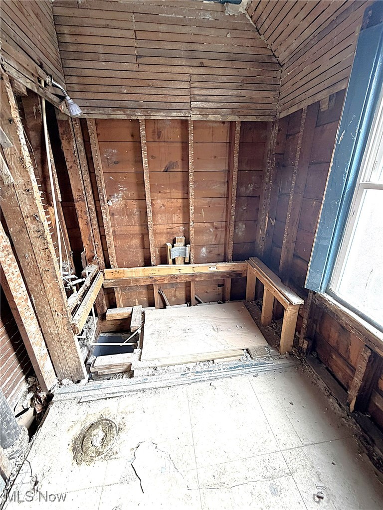 Lee-Harvard Square - Residential Income