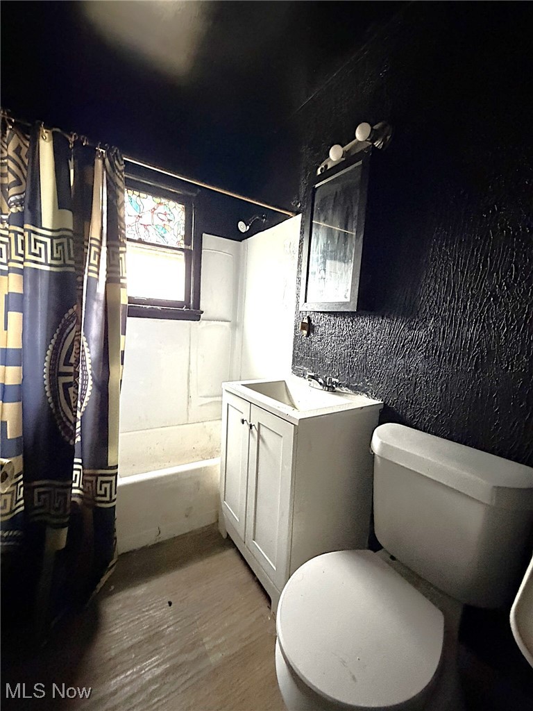 Lee-Harvard Square - Residential Income