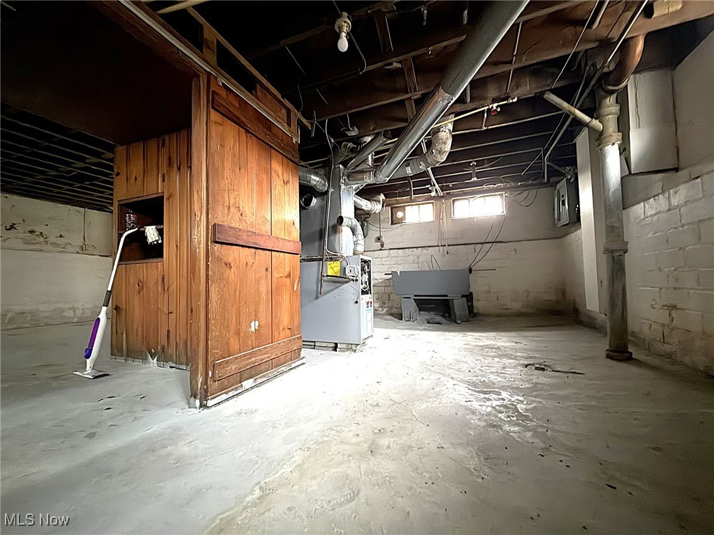 Lee-Harvard Square - Residential Income