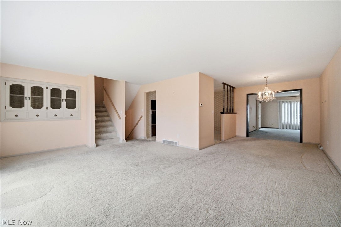 2475 Robinhood Drive