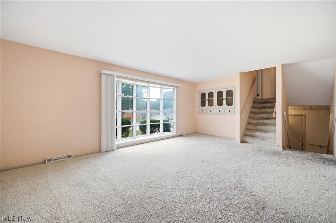 2475 Robinhood Drive