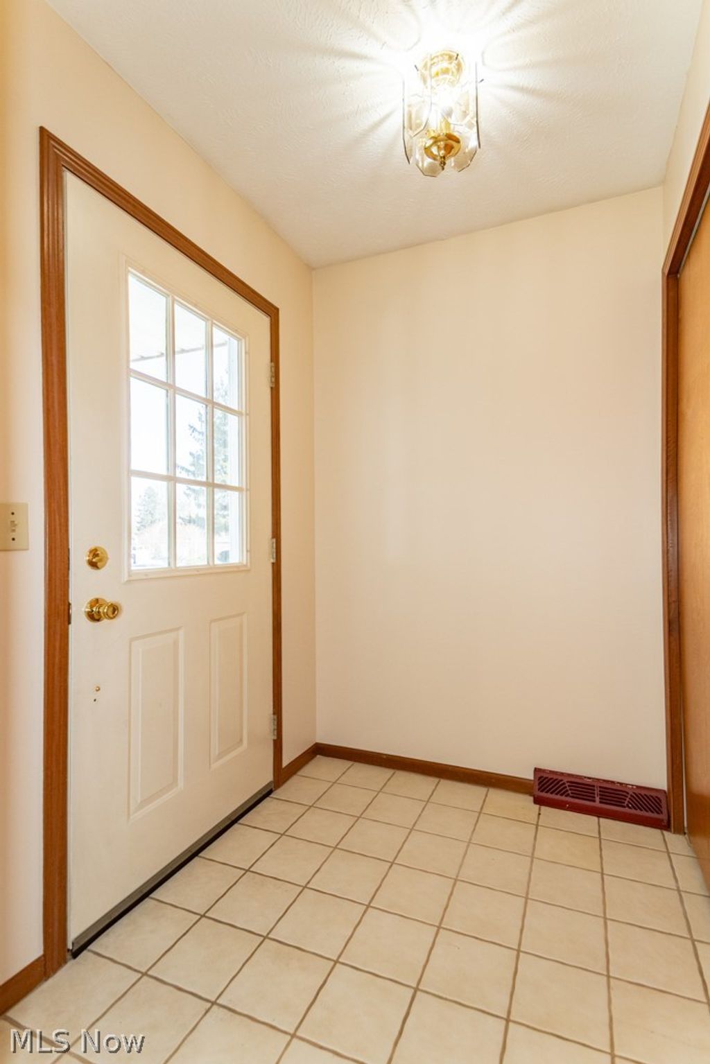 Photo of 5034 Medhurst Avenue, Solon, OH 44139 (MLS # 5190055)