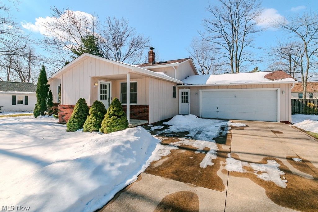 Photo of 5034 Medhurst Avenue, Solon, OH 44139 (MLS # 5190055)