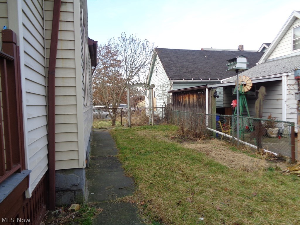 John & Anna E E Schott's - Residential Income