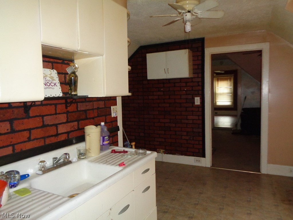 John & Anna E E Schott's - Residential Income