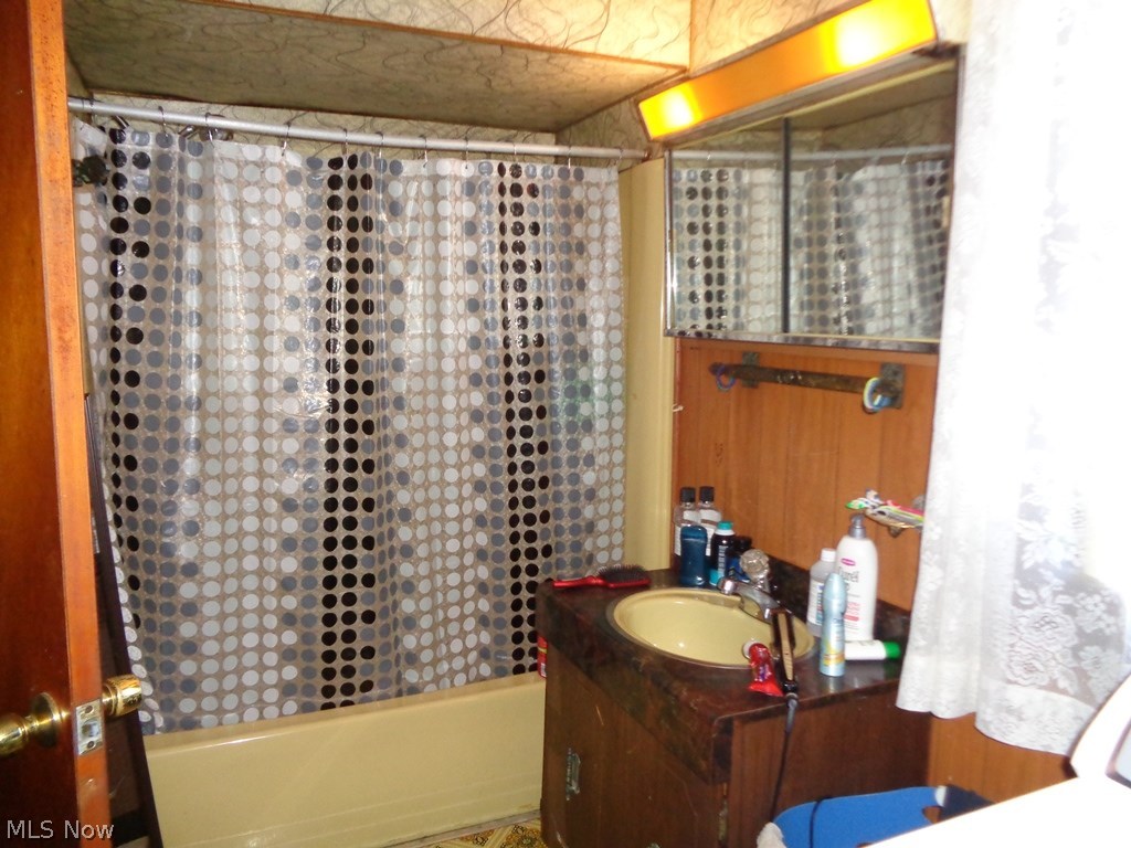 John & Anna E E Schott's - Residential Income