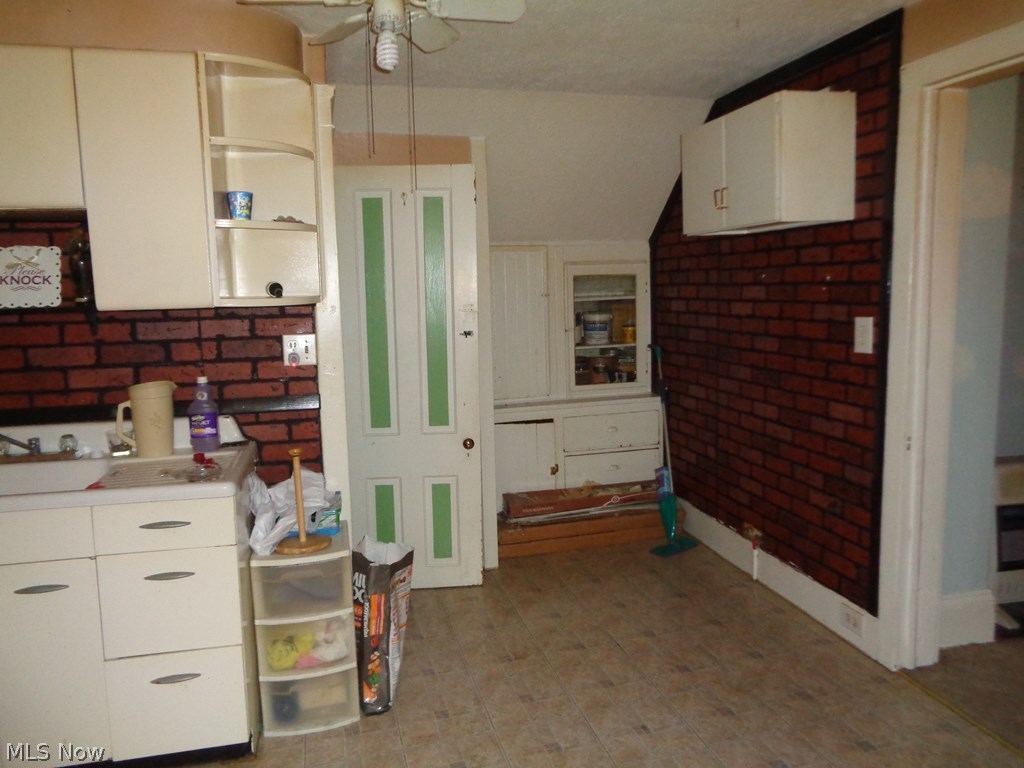 John & Anna E E Schott's - Residential Income