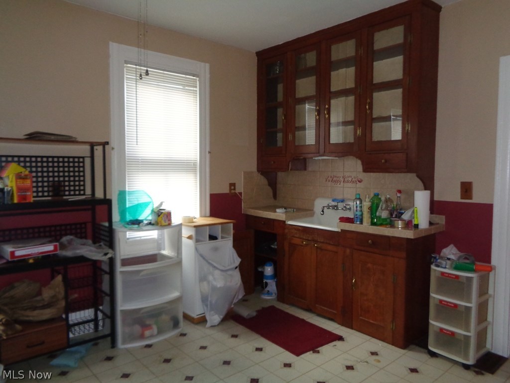 John & Anna E E Schott's - Residential Income