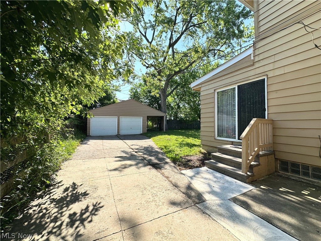3709 Chelton Road