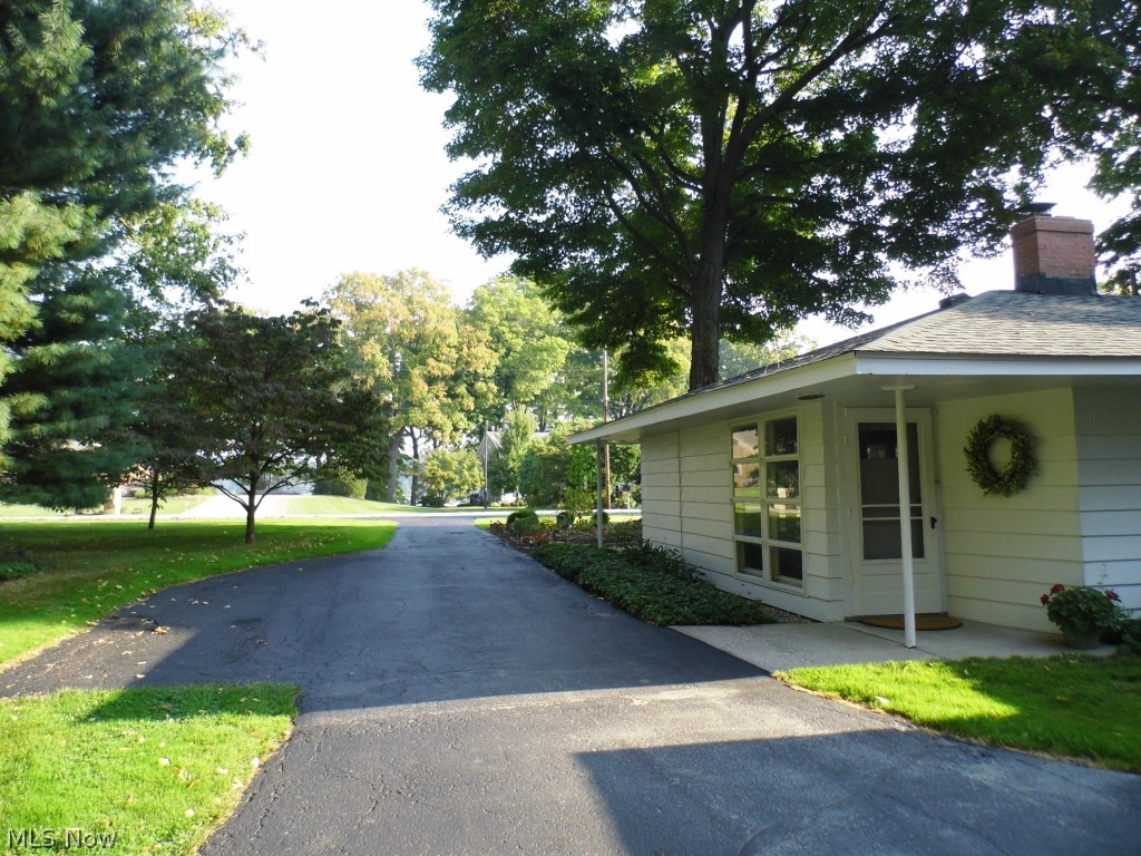 Twin Lakes near Golf course - Residential