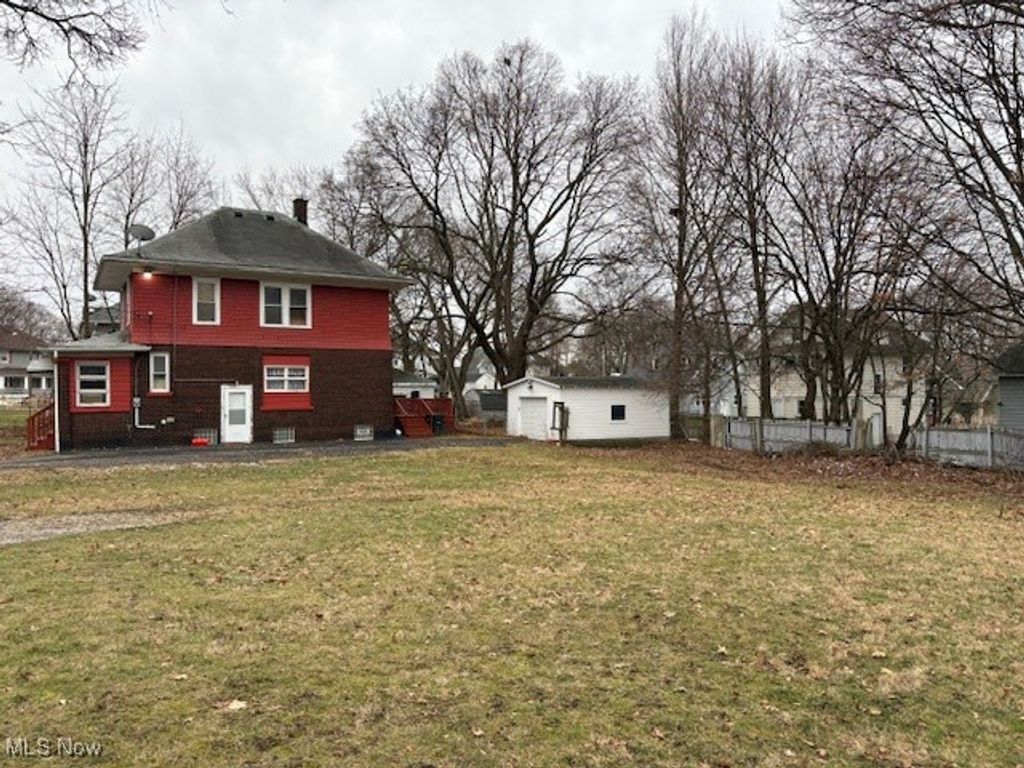 Photo of 310 Vaniman Street, Akron, OH 44305 (MLS # 5181532)