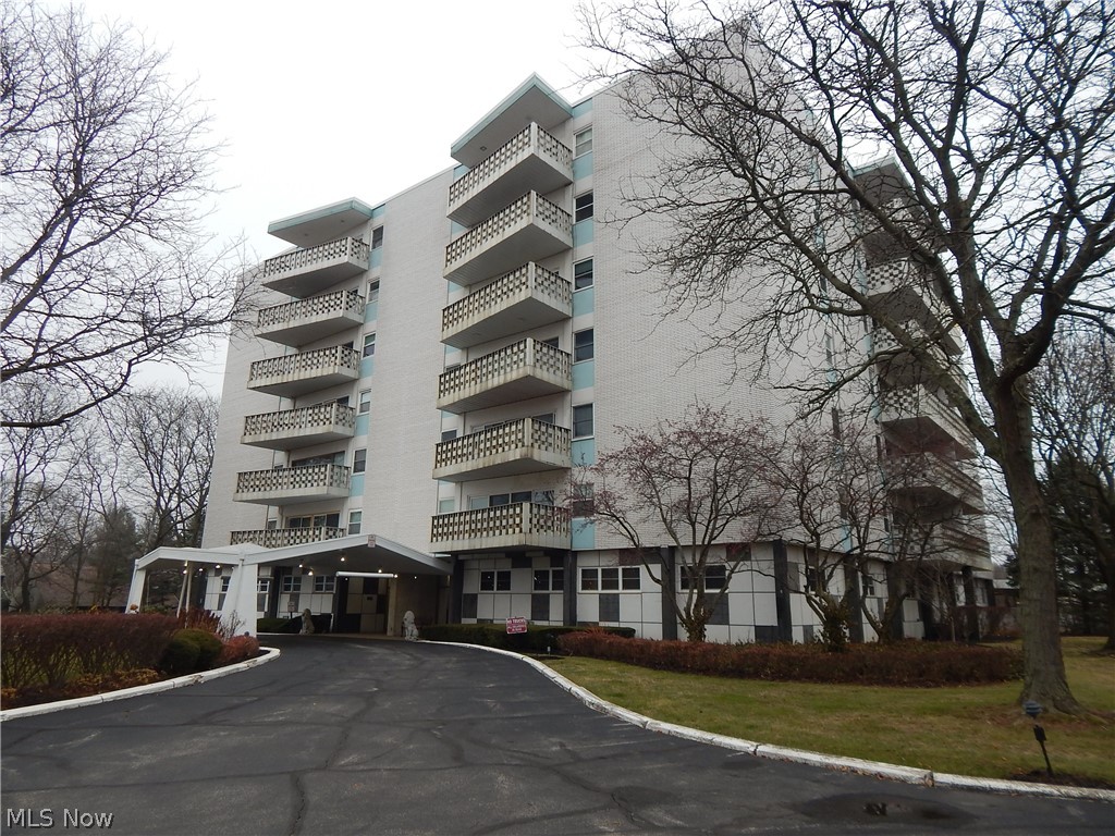 Carlton House Condo - Residential Lease