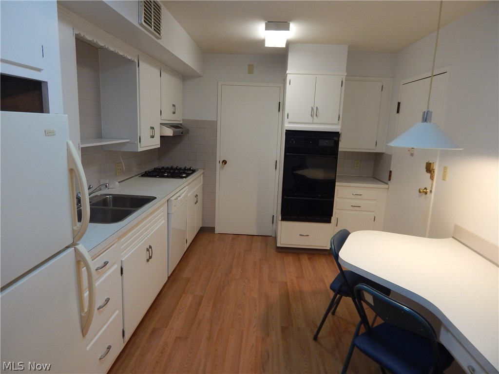 Carlton House Condo - Residential Lease