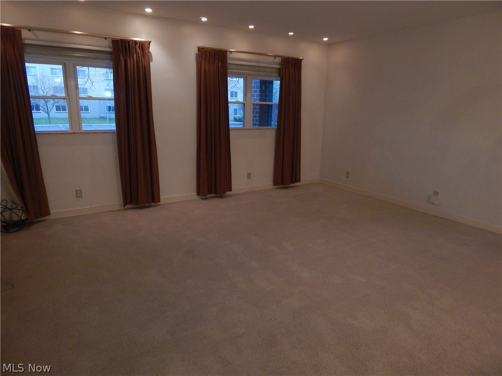 Carlton House Condo - Residential Lease