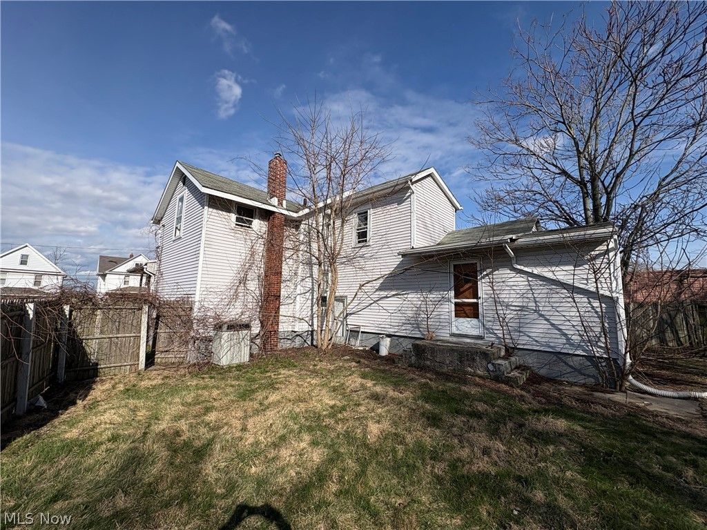 Photo of 332 Arch Street, Akron, OH 44304 (MLS # 5195037)