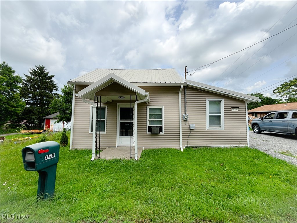 Leetonia, Ohio 44431, United States, 3 Bedrooms Bedrooms, ,1 BathroomBathrooms,Residential,Contingent,154444