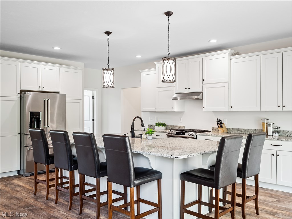 Avon Oaks Sub - Residential