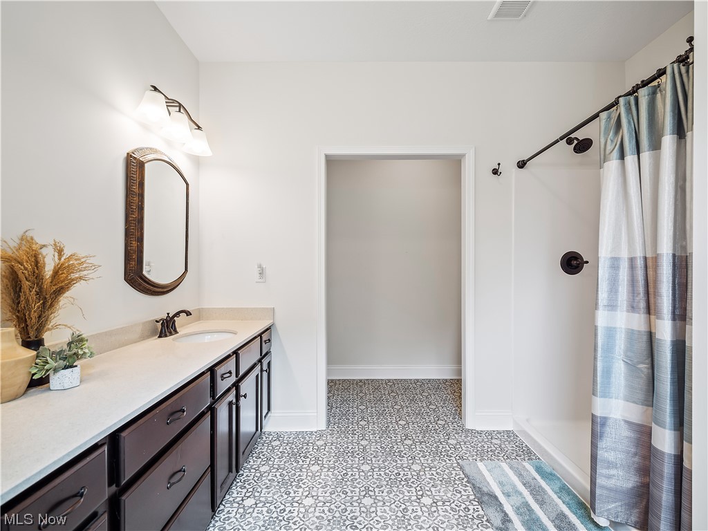 Avon Oaks Sub - Residential