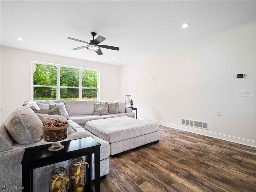 Avon Oaks Sub - Residential