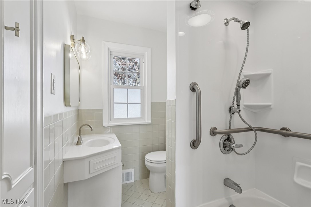 Country Club Estates - Residential