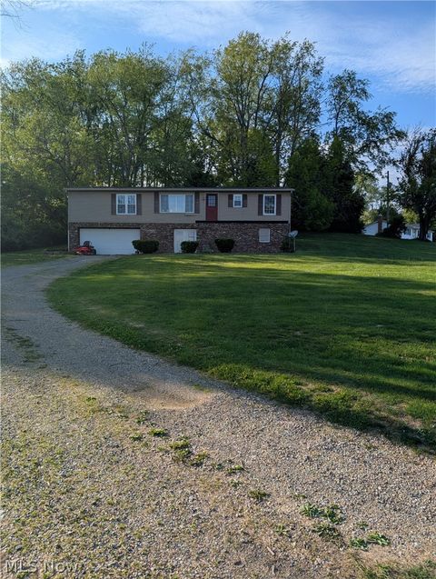 Photo of 2075 State Route 83, Millersburg, OH 44654 (MLS # 5210628)