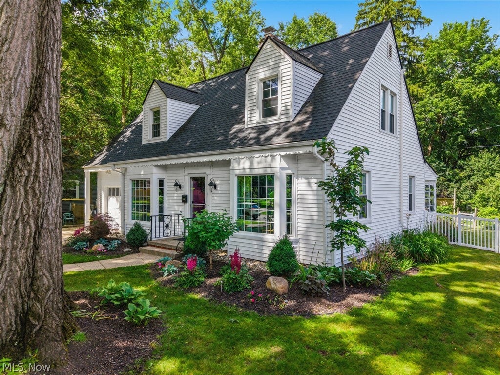Photo of 102 Winston Road, Akron, OH 44313 (MLS # 5197153)