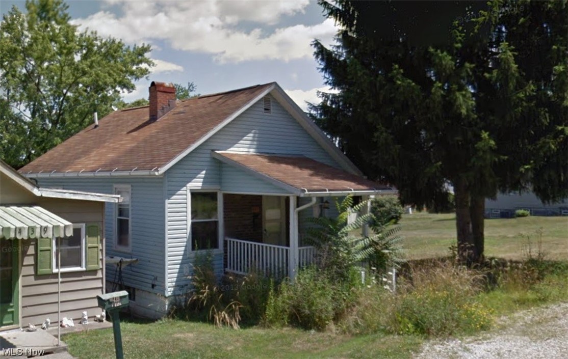 Cute 2 Bedroom ranch with a rear deck and fenced yard.
The current valuation of this property from 3rd party experts is much higher, but your NET sale price is only $19,999 (firm).
Exterior showing only. NO inside showings available and no more pictures available.
