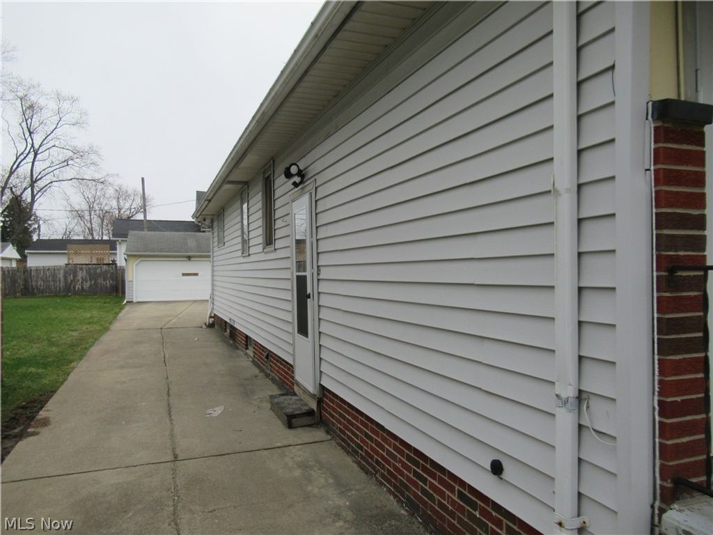 Photo of 330 Paul Street, Bedford, OH 44146 (MLS # 5207714)
