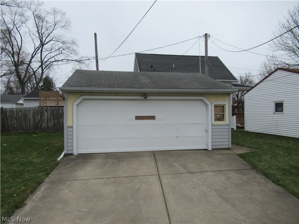 Photo of 330 Paul Street, Bedford, OH 44146 (MLS # 5207714)