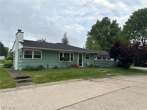 Homes For Sale - 5515 Grand Central Avenue<br/> Vienna, WV 26105