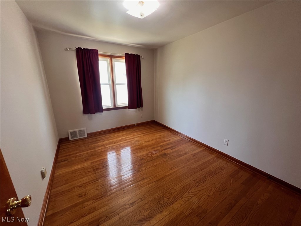 Elworthy-Helwick Cos Wellingt - Residential Lease