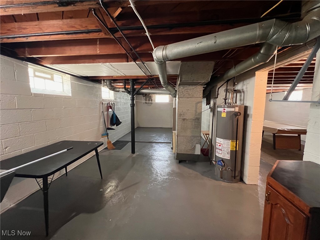 Elworthy-Helwick Cos Wellingt - Residential Lease