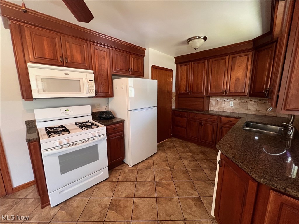 Elworthy-Helwick Cos Wellingt - Residential Lease