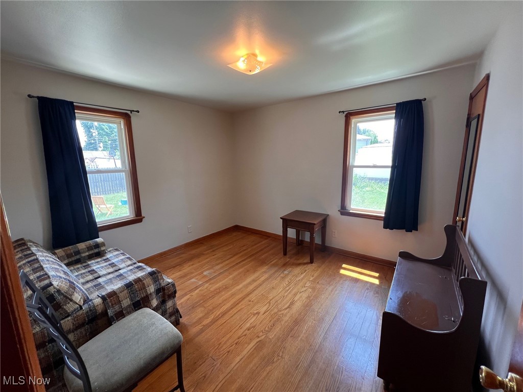 Elworthy-Helwick Cos Wellingt - Residential Lease