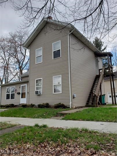 Don't miss out on this one!!!! Income Property close to Downtown, located in the historic part of North Buckeye Street. This duplex is Well maintained with lots of upgrades throughout the last 14 years. The tenants pay for their own utilities. Annual income is $14,700.00.
***The first floor offers 2 bedrooms, 1 bathroom. Large and spacious rooms. The main entrance opens up into the living room. Pass through the dining room to find a beautifully remodeled kitchen equipped with a stove and refrigerator! A second entrance opens into the kitchen from the backside. Both bedrooms have great closet space. Washer and dryer hookups located in the basement. Parking space on the backside.
***The upstairs apartment 2 bedrooms, 1 bathroom, large eat in kitchen comes with stove and refrigerator and spacious living room. Comes with Off street parking.