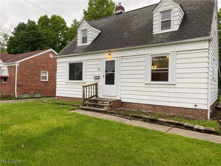 854 E 258th st Euclid Oh//4-bed 1-bath single-family home! // $ 2000 rent //$ 2000 deposit // $55 application fee per adult // NO SMOKING/ NO ANIMALS/ Residents are responsible for all utilities including: water/sewer/trash, gas & electric and are responsible to maintain lawn care maintenance & snow removal. //