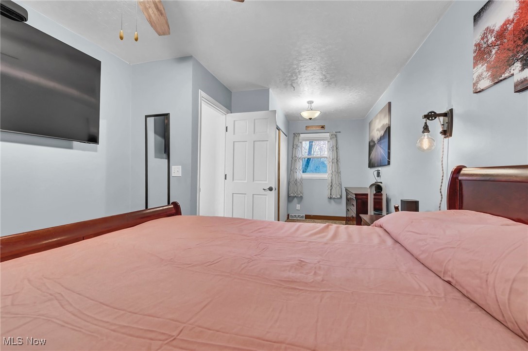 738 Chenoweth Drive, Akron, Ohio image 24
