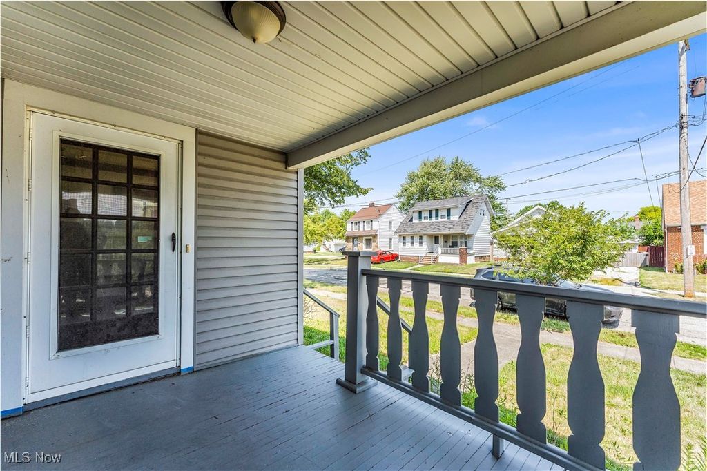 Photo of 19716 Mohawk Avenue, Cleveland, OH 44119 (MLS # 5168142)