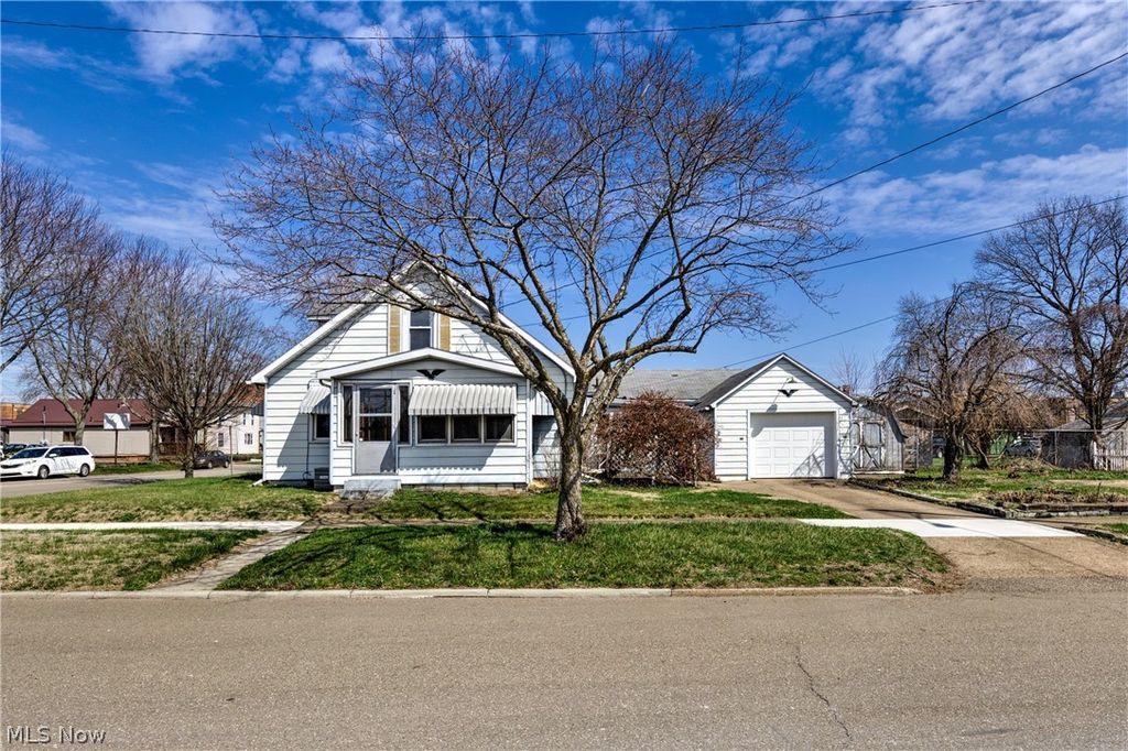Photo of 334 W 4th Street, Dover, OH 44622 (MLS # 5194826)